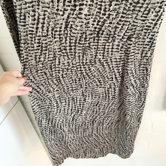Halston Mini Dress Snakeskin Faux Wrap Ruched Mobwife Gray/Greige Black Sz 10 - Picture 13 of 14